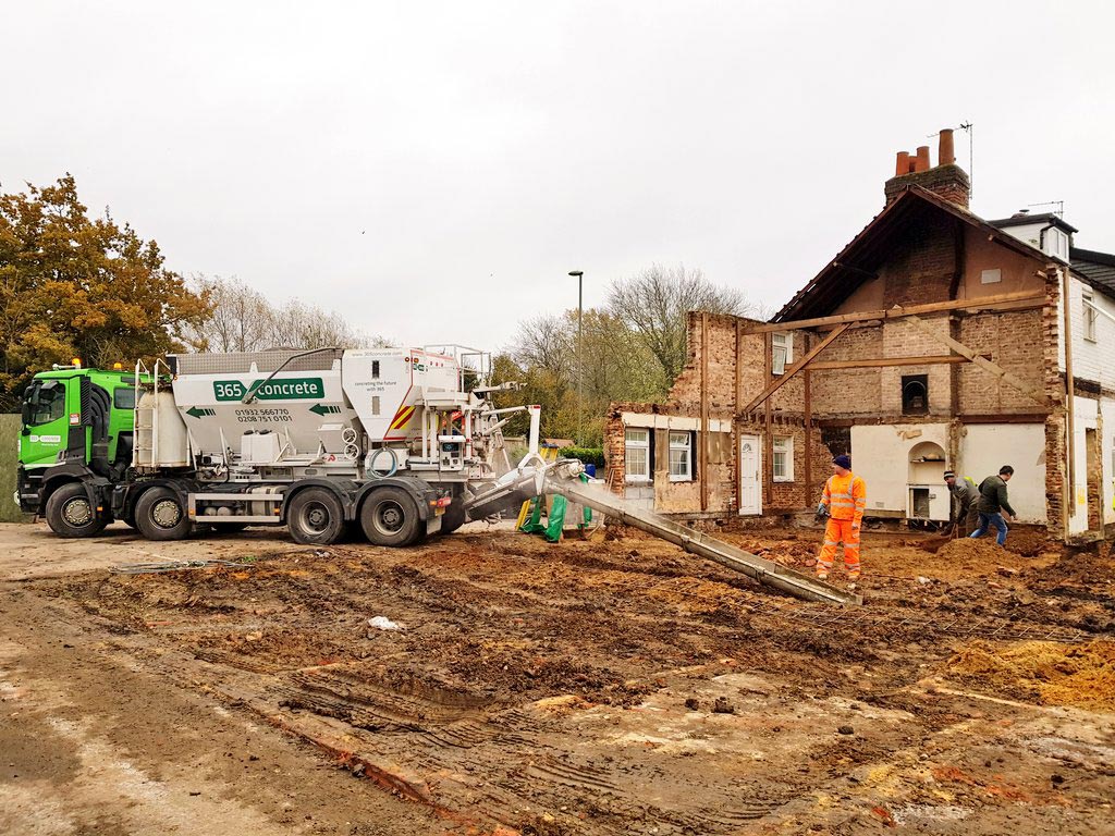 365 Concrete foundation concrete pour