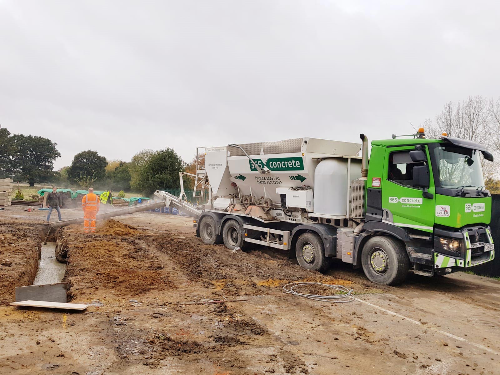 365 Concrete foundation concrete pour