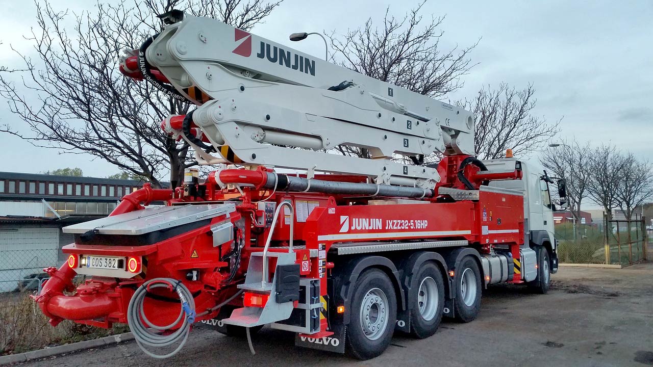 Concrete Boom Pump - Available for hire at 365 Concrete